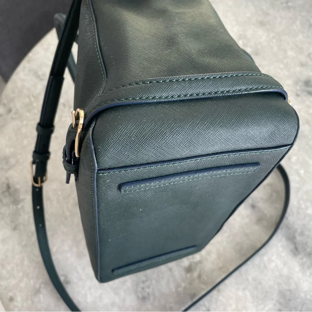 Tory Burch Saffiano Robinson Small Multi Tote - Picture 10 of 16